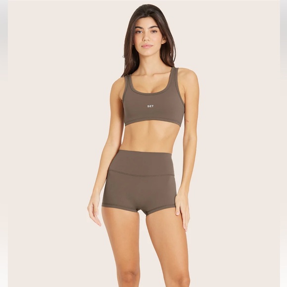 Set Active 3 piece set in Airluxe - Truffle - Picture 2 of 4